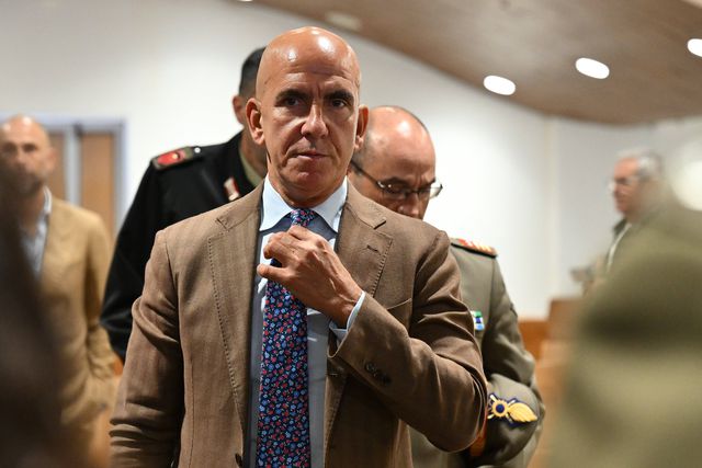 VÍDEO: Di Canio é tão agressivo a comentar como era a jogar… e correu-lhe mal