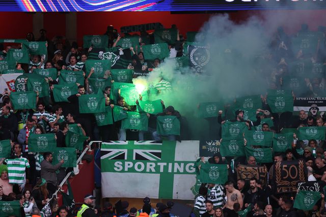 Adeptos do Sporting no Emirates, no jogo frente ao Arsenal - Foto: IMAGO