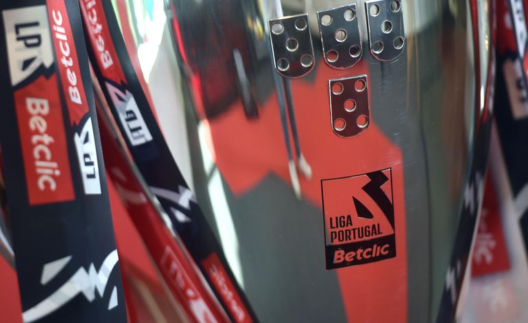 Troféu da Liga Betclic Portugal na redação de A BOLA - Foto: Miguel Nunes