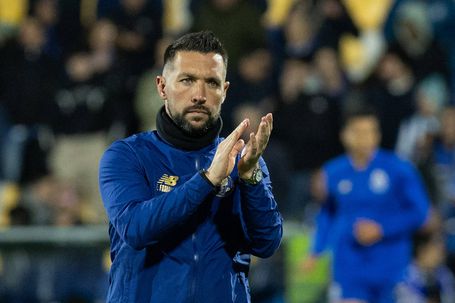 «Lutar por tudo», Bednarek e o duo Moffi-Moura: tudo o que disse Farioli