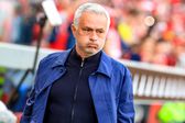 José Mourinho disse que quer continuar no Benfica na próxima época — Foto: IMAGO