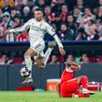 Bayern-Real Madrid: Vini com estrondo na barra