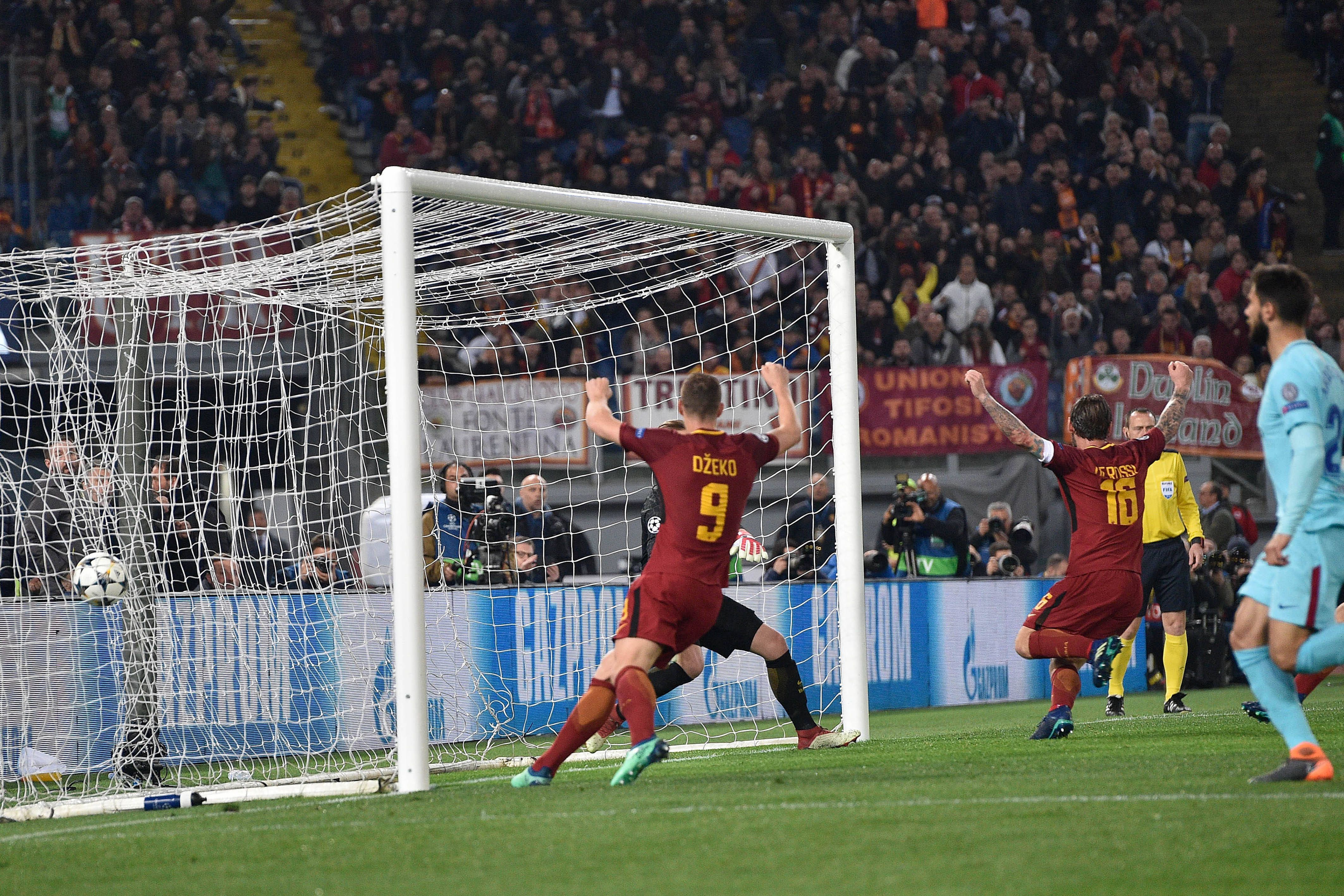 Roma-Barcelona (3-0), a 10 de abril de 2018 - 4-4 no agregado dos quartos de final da Champions 2017/18 - italianos apurámos graças ao golo fora na primeira mão