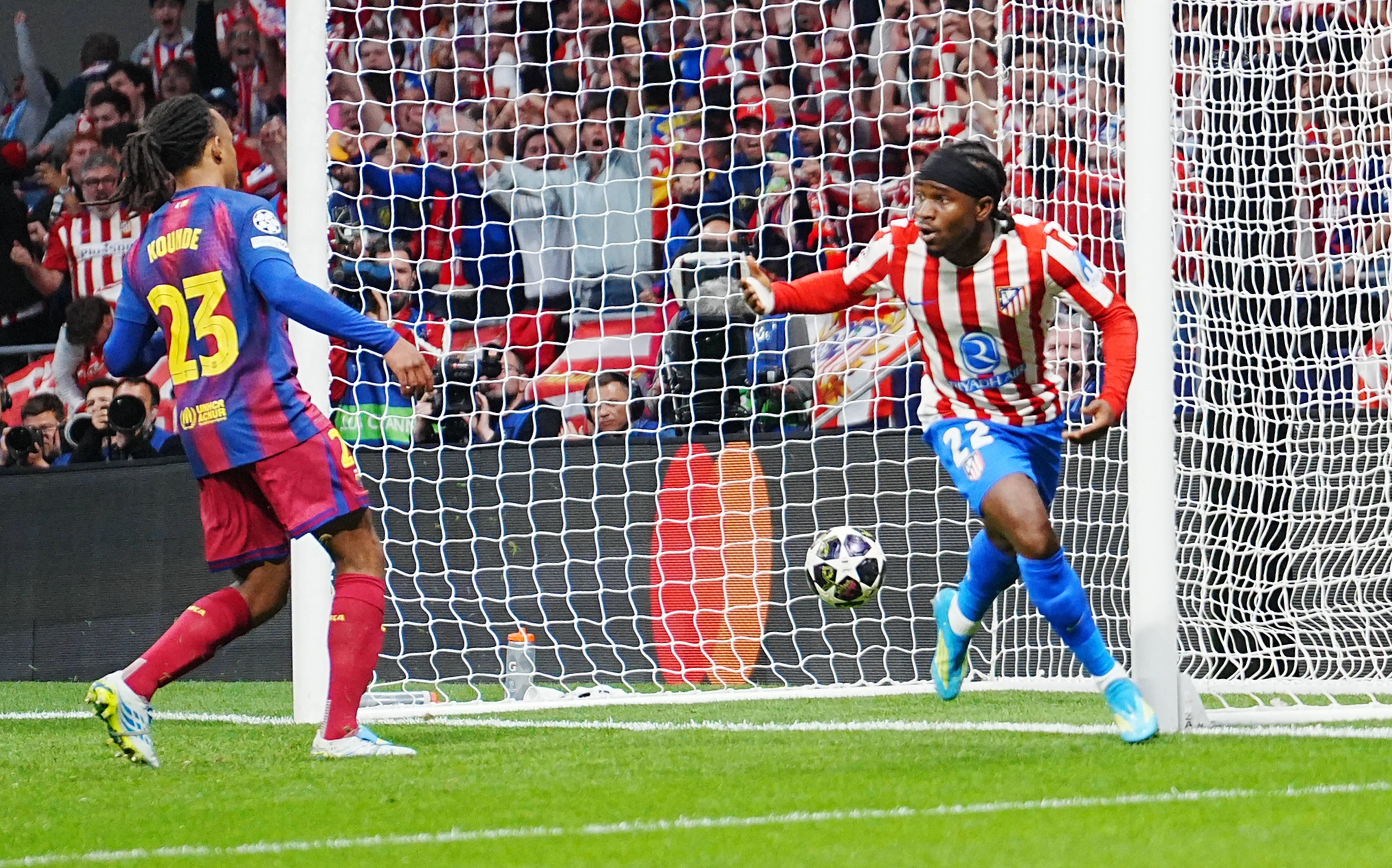 Atlético Madrid-Barcelona (1-2), a 14 de abril de 2026 - 3-2 para o Atlético no agregado dos quartos de final da Champions 2025/26