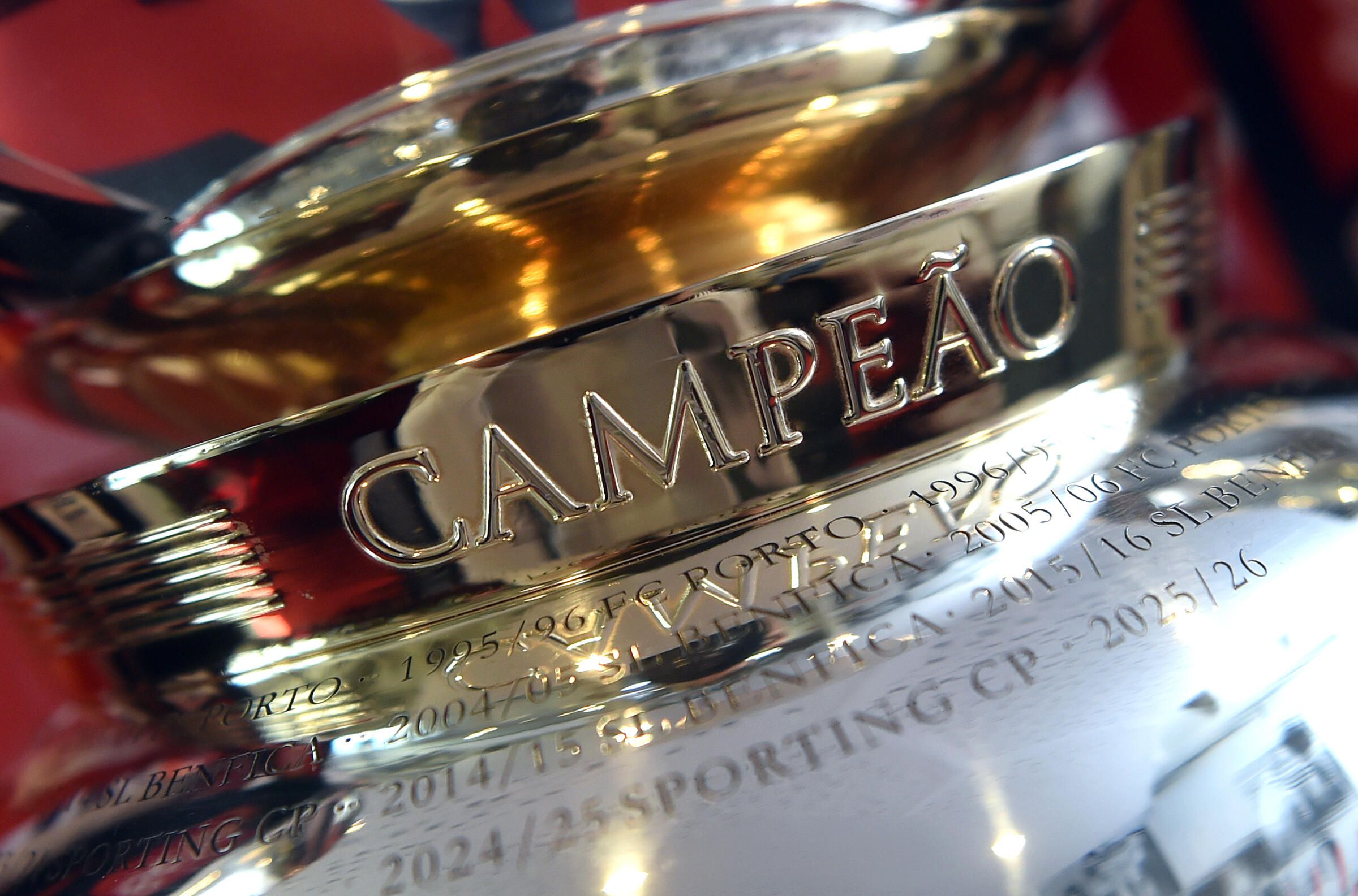 Troféu da Liga Betclic Portugal na redação de A BOLA - Foto: Miguel Nunes