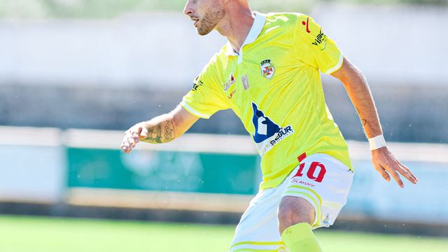 Guga é herói do clube da sua freguesia, no qual foi formado e onde vai na quarta temporada enquanto sénior - Foto: Lajense