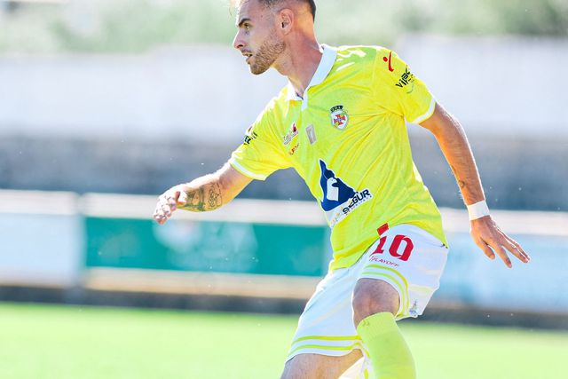 Guga é herói do clube da sua freguesia, no qual foi formado e onde vai na quarta temporada enquanto sénior - Foto: Lajense