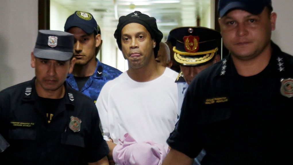 Ronaldinho esteve preso no Paraguai (D.R.)