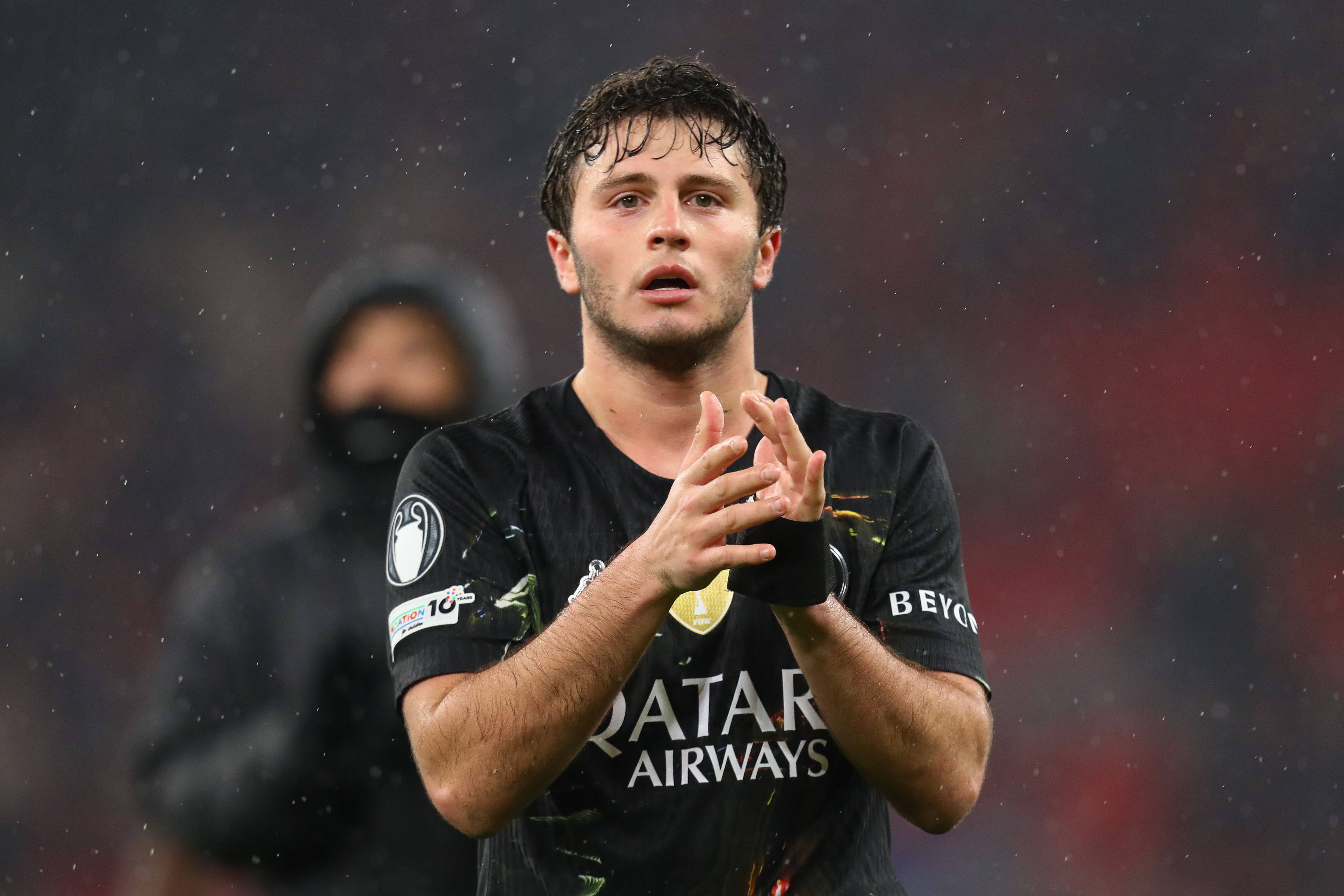 João Neves cumpriu todos os minutos da eliminatória e assistiu na primeira mão