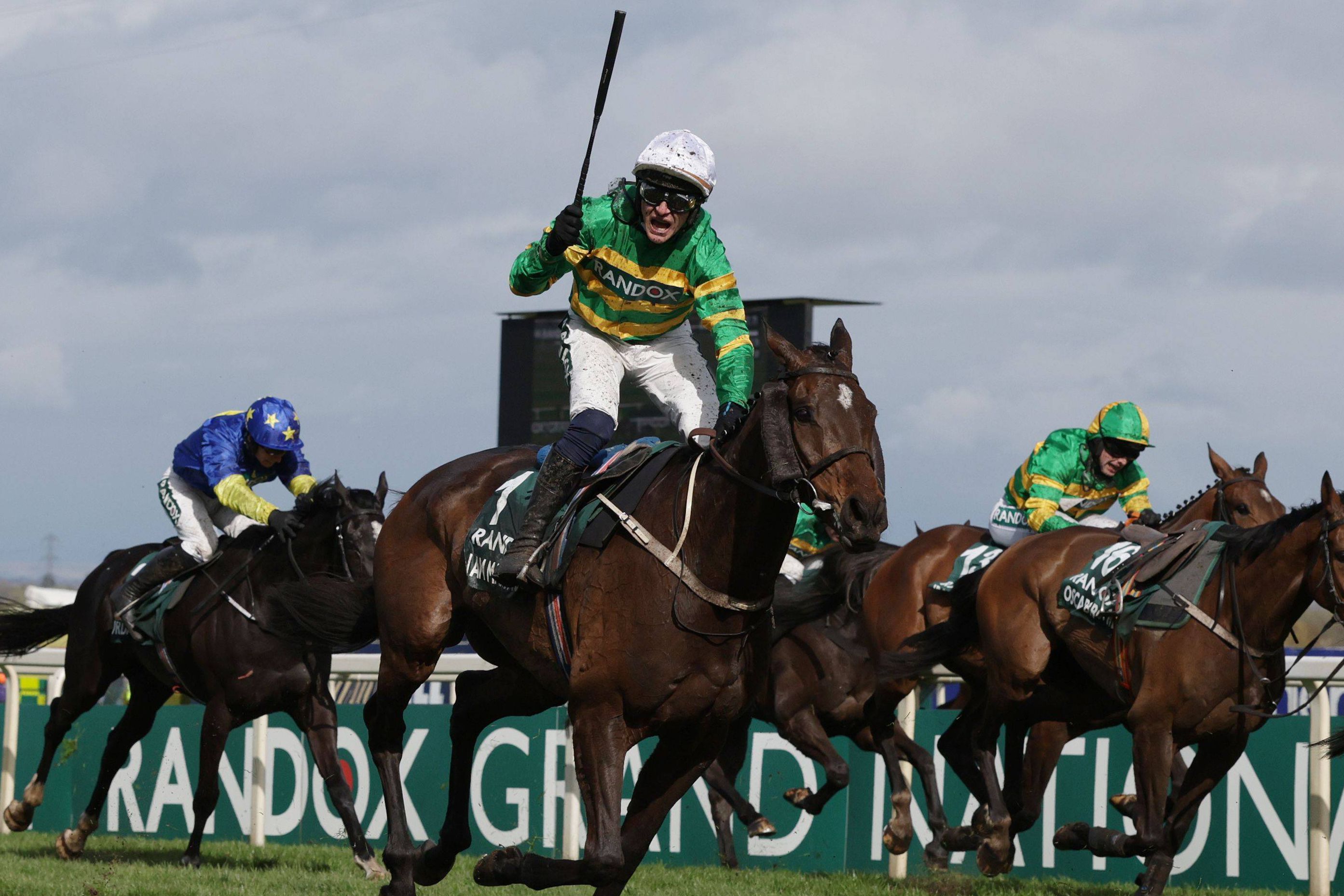 Jóquei irlandês perdeu o primeiro lugar, o dinheiro e ainda foi suspenso. IMAGO