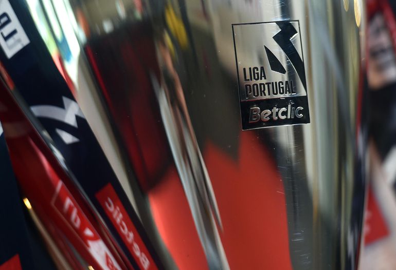 Troféu da Liga Betclic Portugal na redação de A BOLA - Foto: Miguel Nunes
