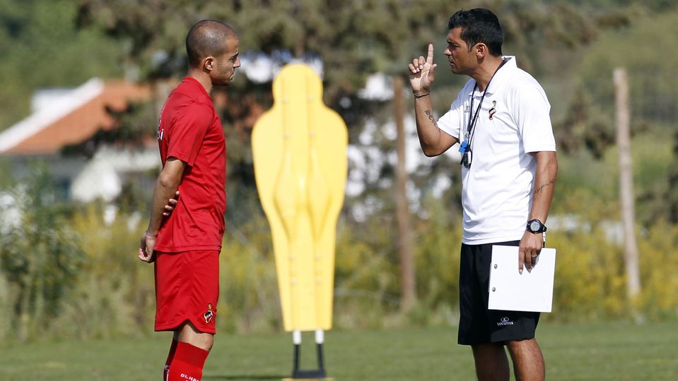 Líder e o capitão no duelo pelo pódio