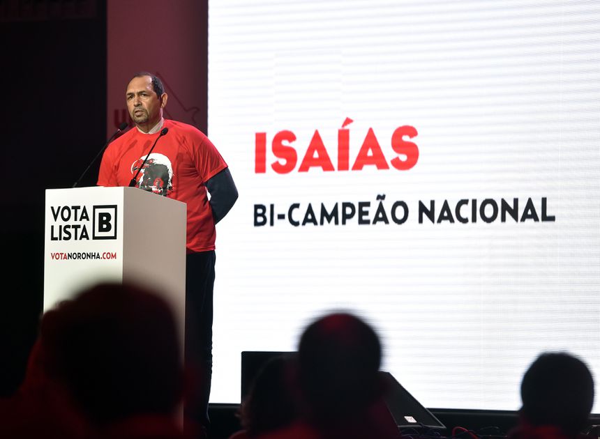 Isaías divide a vida entre o Brasil e Portugal. Apoiou Noronha Lopes nas últimas eleições do Benfica, mas tem sido recebido na Luz pela direção liderada por Rui Costa, antigo colega (Miguel Nunes)