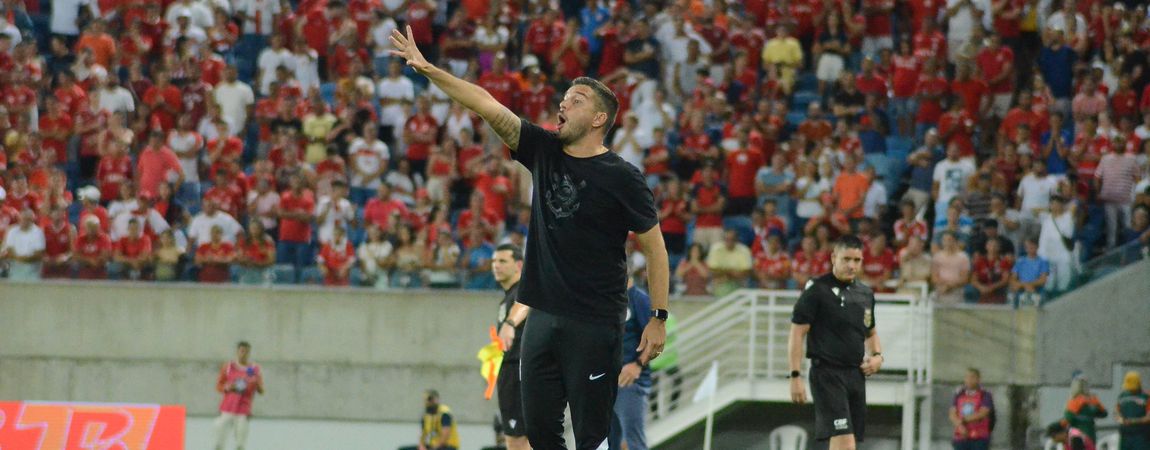 Corinthians de António Oliveira garante 'oitavos' da Taça Sul-Americana