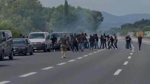 Confrontos entre adeptos de Juventus e Atalanta cortam autoestrada