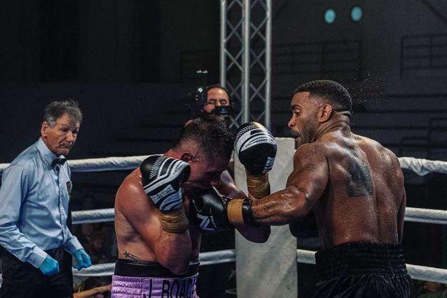 Apoiado por Amorim, 'pequeno Mike Tyson' quer título mundial com Ronaldo a ver