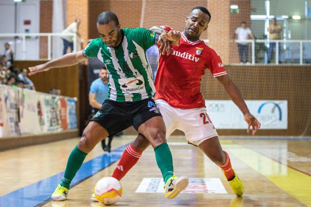 Benfica tropeça pela primeira vez na Liga
