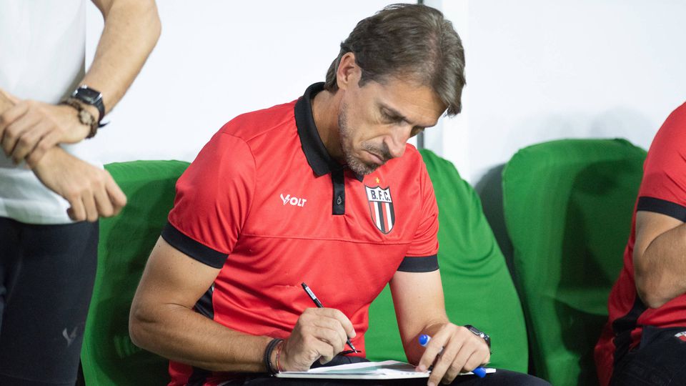 Botafogo SP de Paulo Gomes continua sem vencer