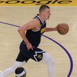NBA: Jokic lidera Nuggets frente aos Lakers, Bucks estragam 'show' de LaMelo Ball