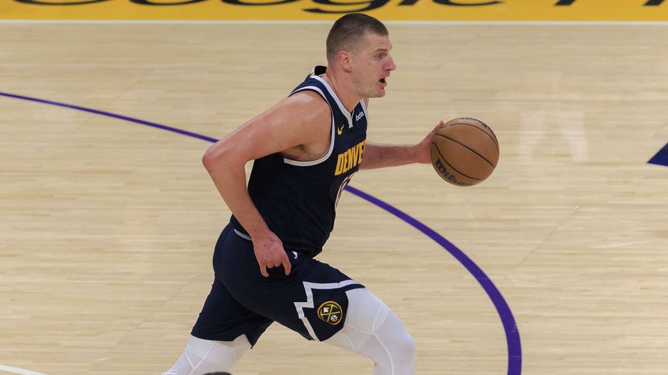 NBA: Nuggets viram eliminatória num jogo histórico para Jokic