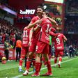 Paulinho celebra golo