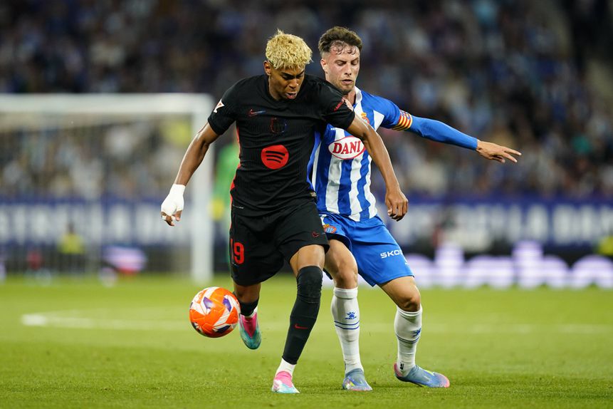 Lamine Yamal marcou um dos golos mais fabulosos da época no dérbi com o Barcelona (FOTO IMAGO)