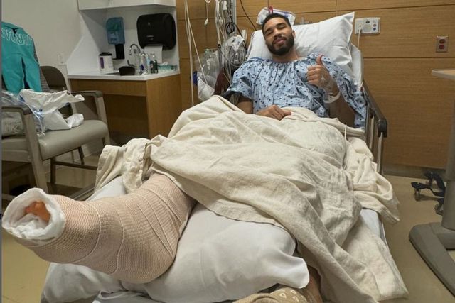 Os Celtics não deram prazo para a recuperação, mas especialistas preveem que a ausência seja de cerca de um ano. O mais provável é que Jayson Tatum não jogue em 2025/2026.