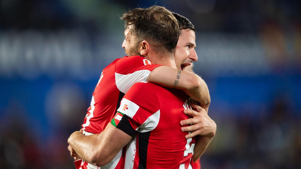 Jogadores do Athletic Bilbao a celebrarem o apuramento