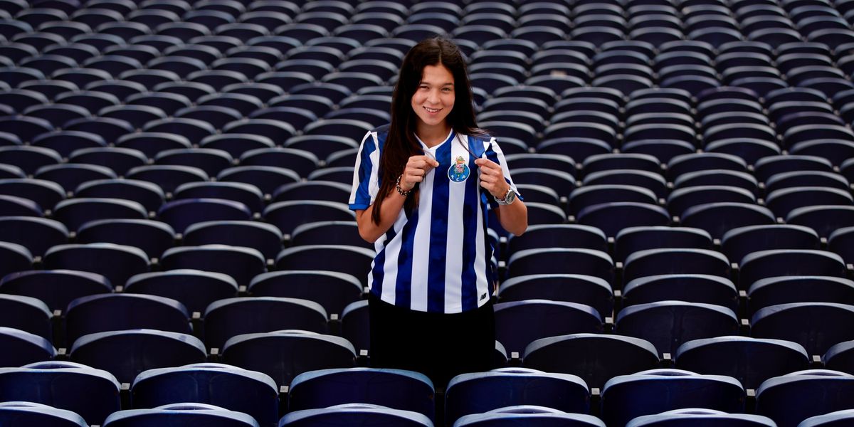 FC Porto: craque da equipa feminina renova contrato