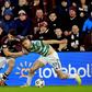 Cláudio Braga (Hearts) e Dane Murray (Celtic) numa imagem que reflete o que está em causa ao início da tarde de hoje