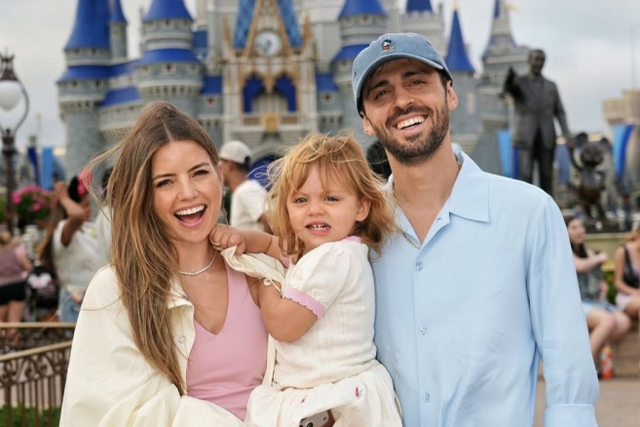 Inês Degener Tomaz, Bernardo Silva e a filha Carlota (Foto: Inês Degener Tomaz/Instagram)