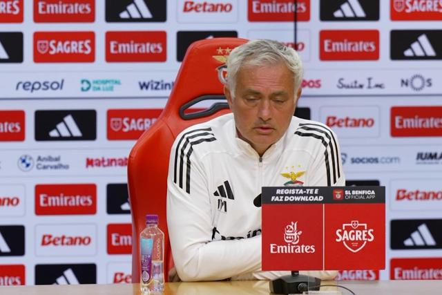 Mourinho tira chapéu a Schjelderup