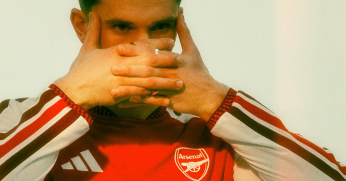 Gyokeres ajuda Arsenal a lançar novo equipamento para 2026/27 (fotos)