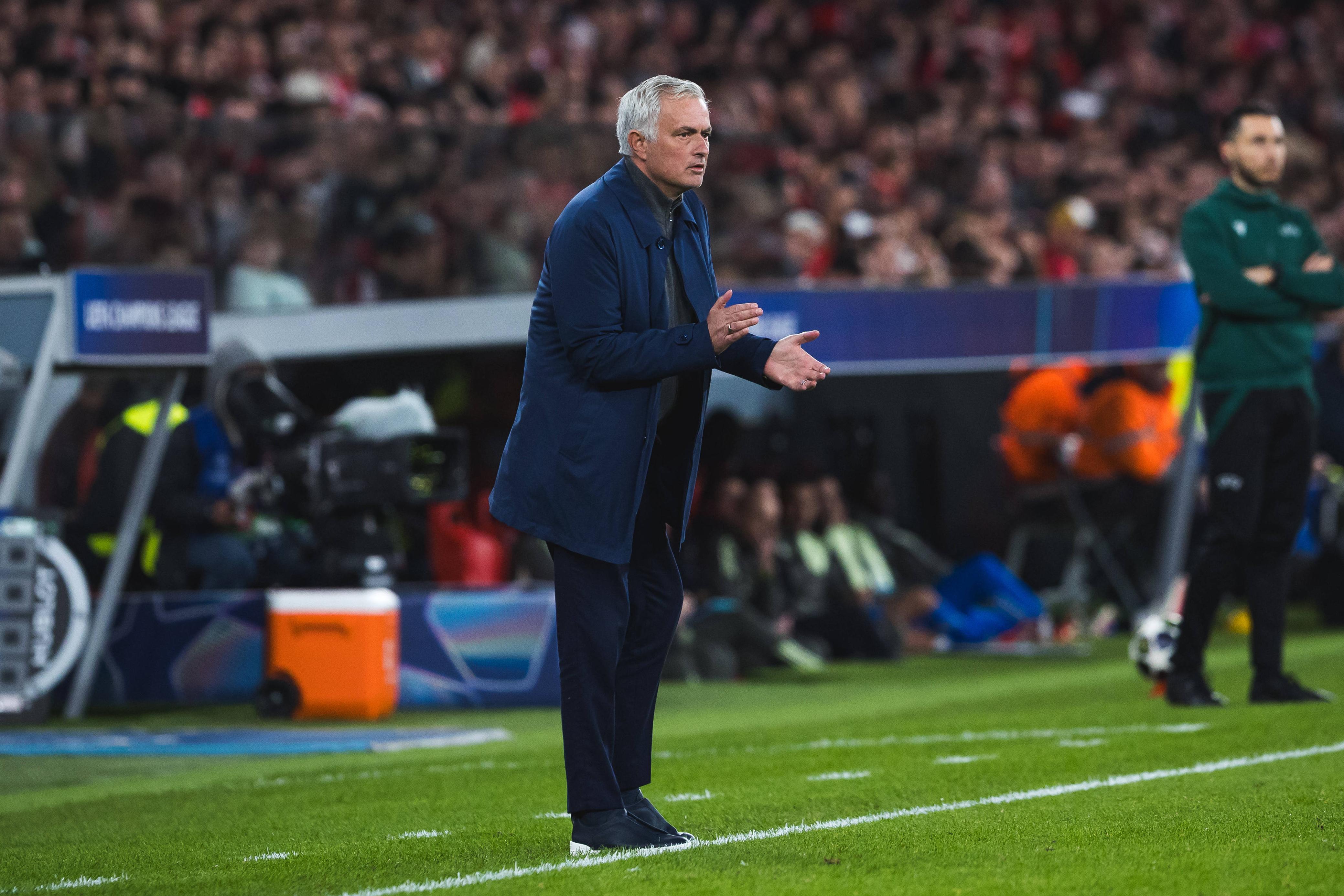 Mourinho sabe onde se vai meter: entre 2010 e 2013 passou três anos onde impôs a sua áurea única de treinador vencedor — Foto: IMAGO
