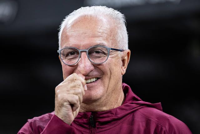 Dorival retoma o comando técnico dos tricolores