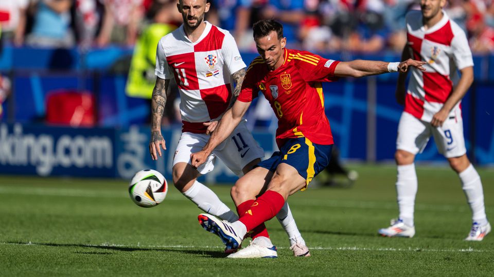 Vídeo: golaço de Fabián Ruiz amplia vantagem espanhola