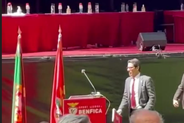 Rui Costa regressou no fim da AG para confrontar sócios que o insultaram