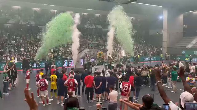 Sporting tetracampeão: o momento em que os leões levantam a taça no João Rocha