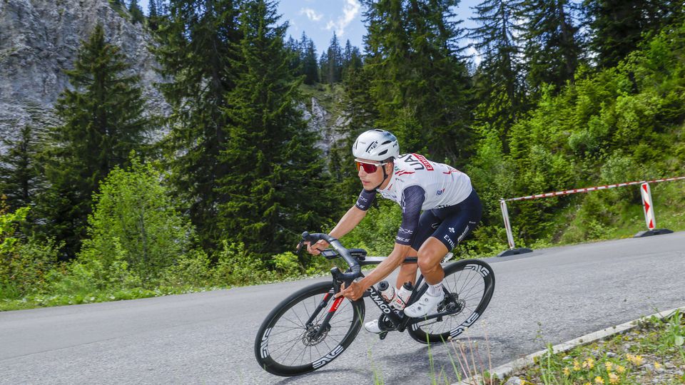 João Almeida «não quis lutar com Adam Yates» no final da etapa 7 da Volta à Suíça