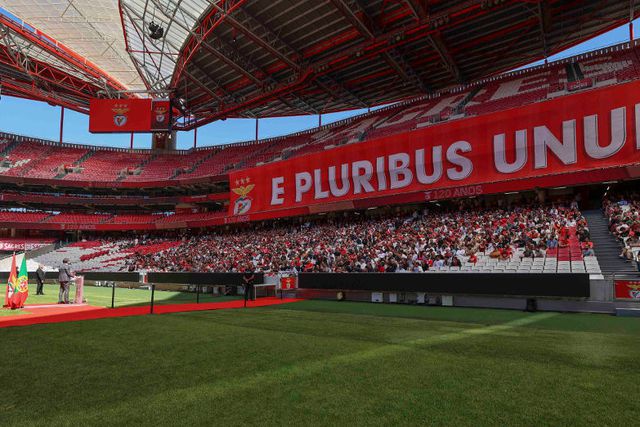 Dia de Assembleias Gerais no Benfica: siga aqui
