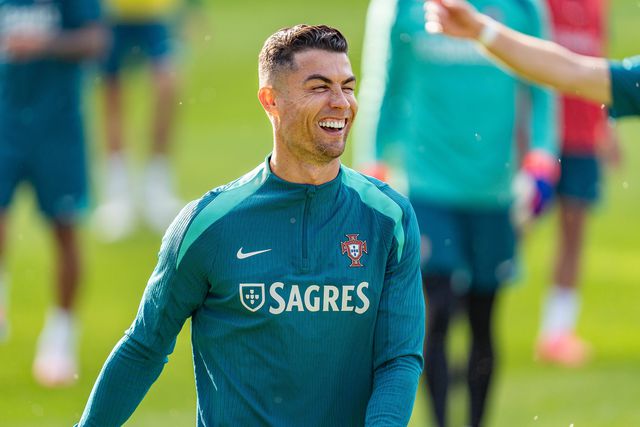 Adversário de Portugal no Euro: «Ronaldo? Fiz sempre parte dos pró-Messi»