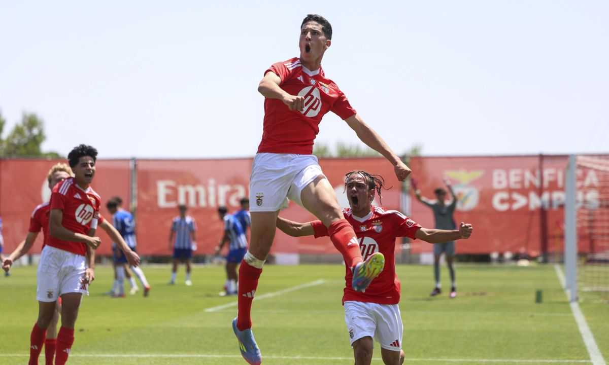 Benfica vence FC Porto e sagra-se tricampeão de juvenis