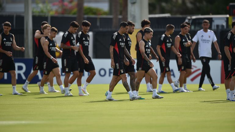 Benfica: Lage com todo o plantel apto para a estreia no Mundial