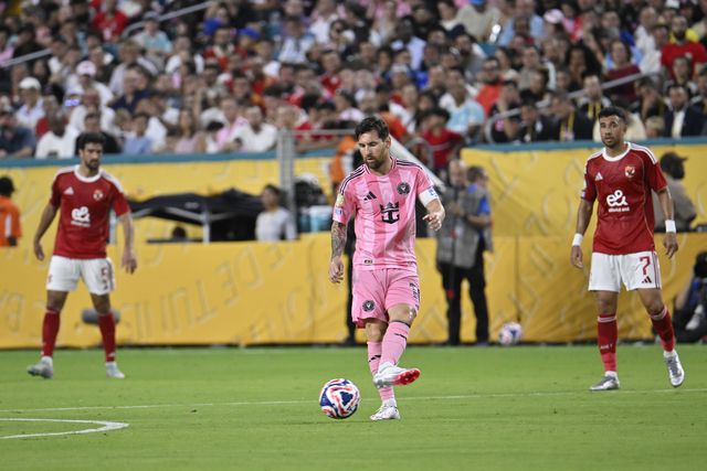 Lionel Messi controla as operações no Al Ahly-Inter Miami, jogo de abertura do Mundial de Clubes