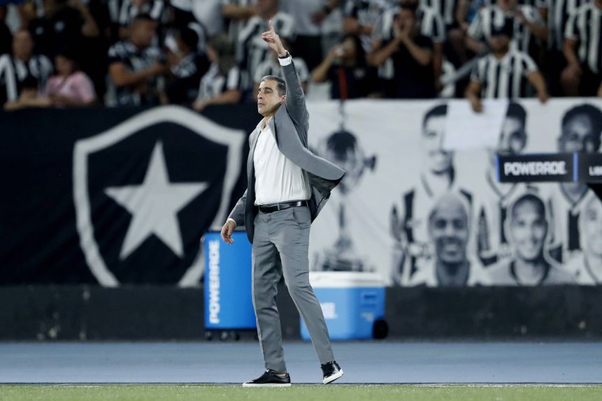 Renato Paiva, treinador do Botafogo