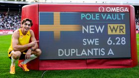 Mondo Duplantis bate recorde do mundo pela 12.ª vez