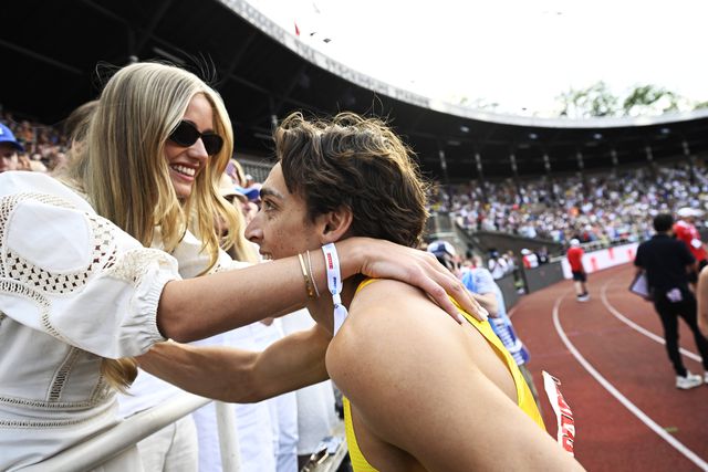 Como Duplantis ganha uma fortuna a cada novo recorde