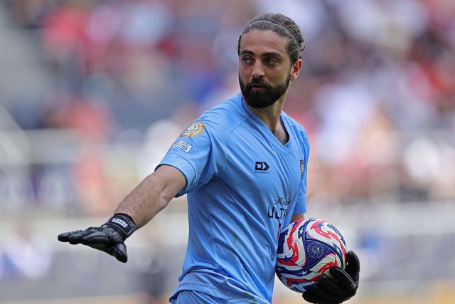 Tirou férias para viver o sonho e sofreu dez golos do Bayern!