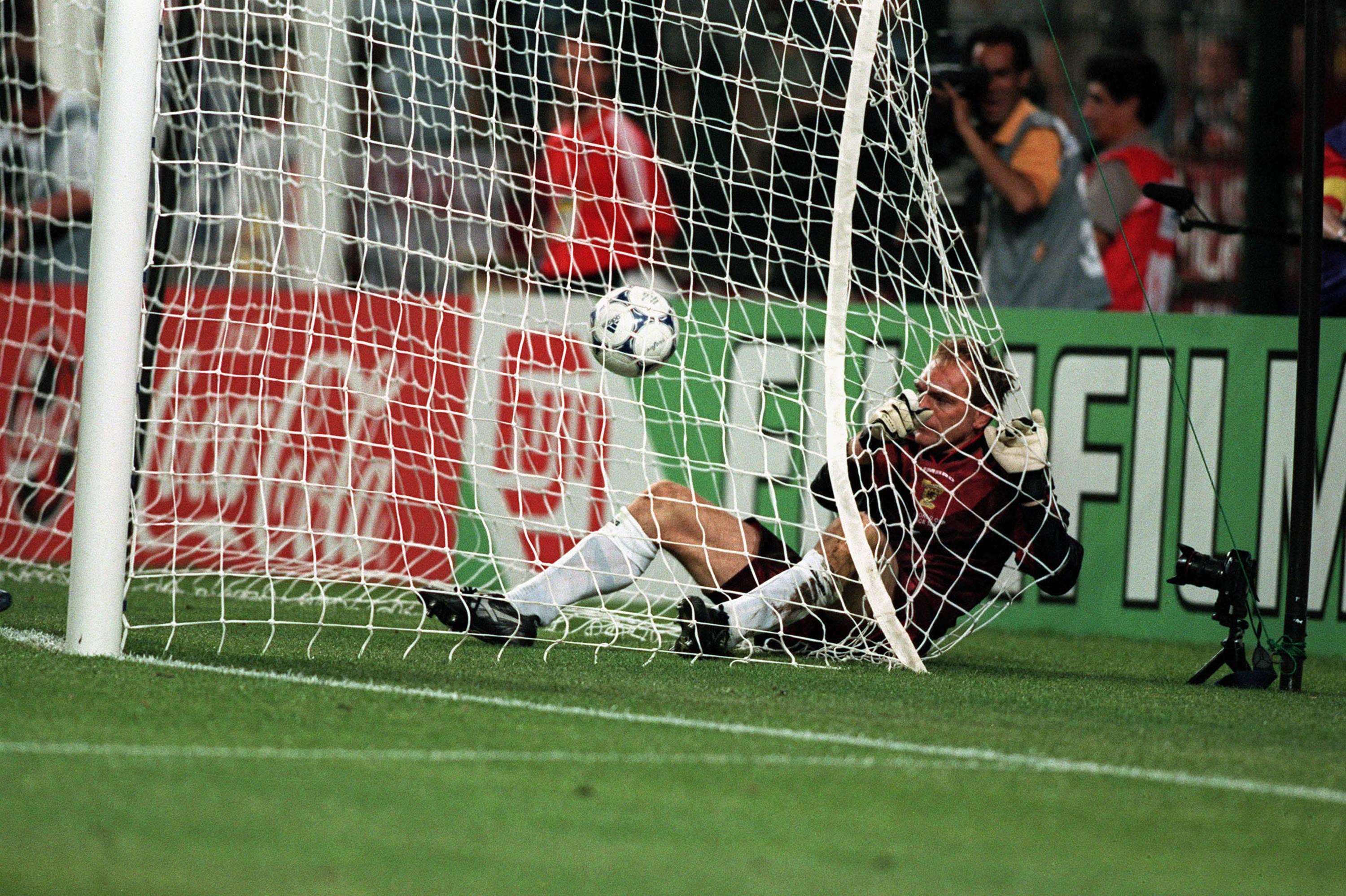 Jim Leighton, Escócia, guarda-redes, 39 anos e 334 dias. Mundial 1998, Escócia, 0-Marrocos, 3. Foto IMAGO