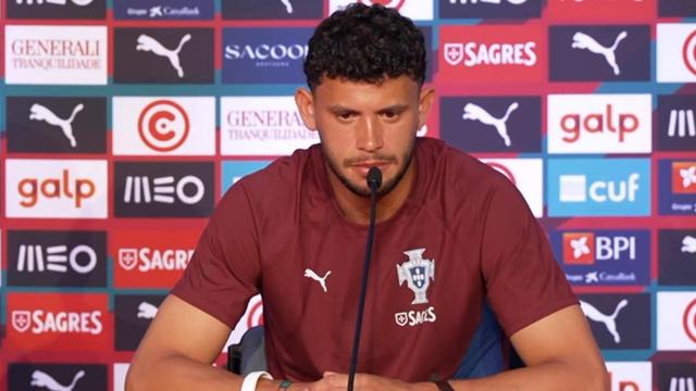 «Em relação ao futebol devo muito mais a Portugal do que ao Brasil»